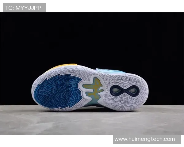 欧文新鞋发布会引发热议踩踏耐克Logo象征艺术无界限